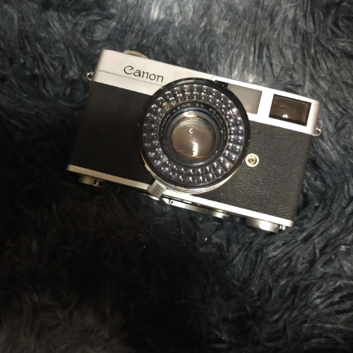 キャノン 一眼レフカメラ 2,000円