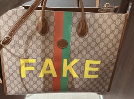 GUCCI FAKE/NOTプリント ミディアム トートバッグ