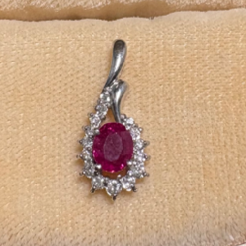 ルビーペンダントトップ