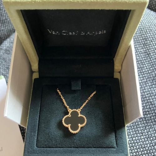 ヴァンクリーフアーペル ヴィンテージアルハンブラ オニキス