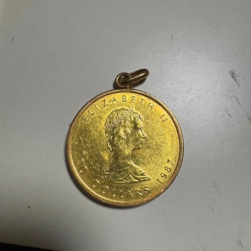 エリザベス2世の20ドル金貨ペンダント