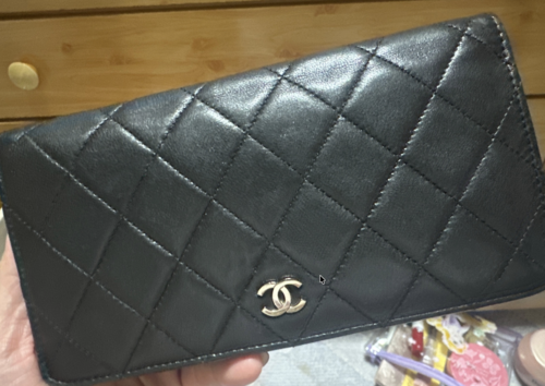 CHANEL 黒レザー長財布 マトラッセ