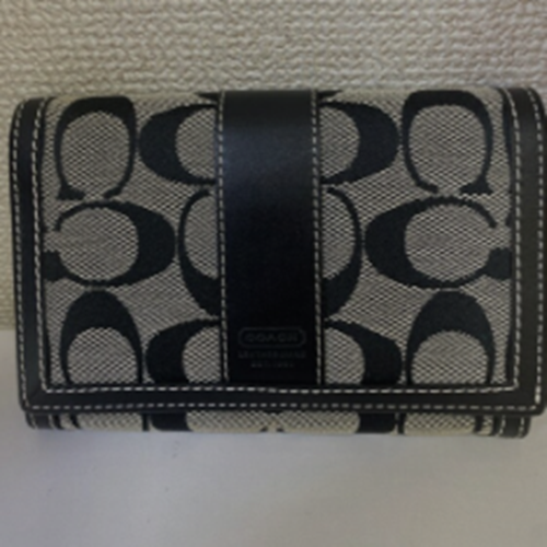 COACH シグネチャー　二つ折財布