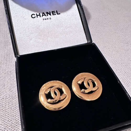 シャネル　ゴールドメッキピアス