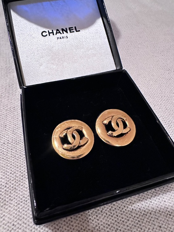シャネル ゴールドメッキピアス