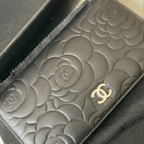 カメリア型押し長財布