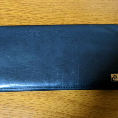 ジバンシー長財布