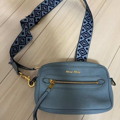 ミュウミュウショルダーバッグ