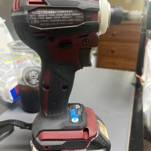 マキタ充電式インパクトドライバーTD172D