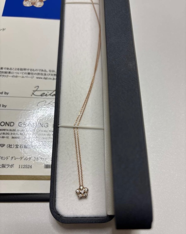 K18ダイヤモンドのピンクゴールドのネックレス