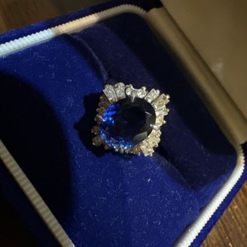 サファイア、メレダイヤ付きプラチナ900リング