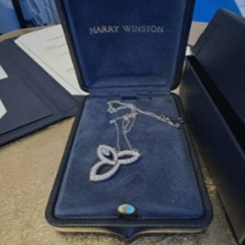 ハリーウィンストンリリークラスター