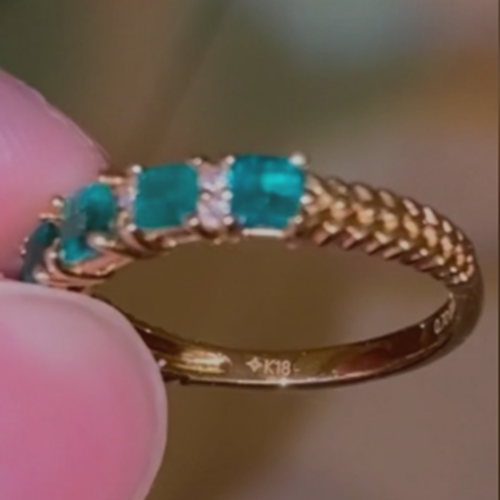 デビアスエメラルド""