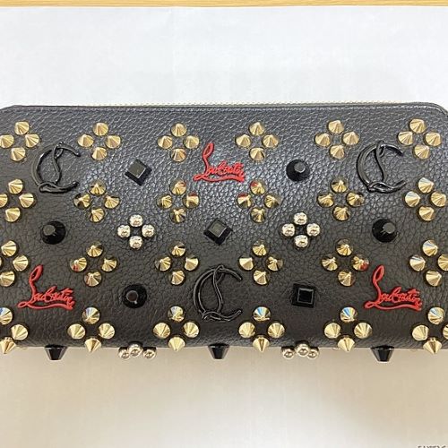 クリスチャンルブタン スタッズ財布