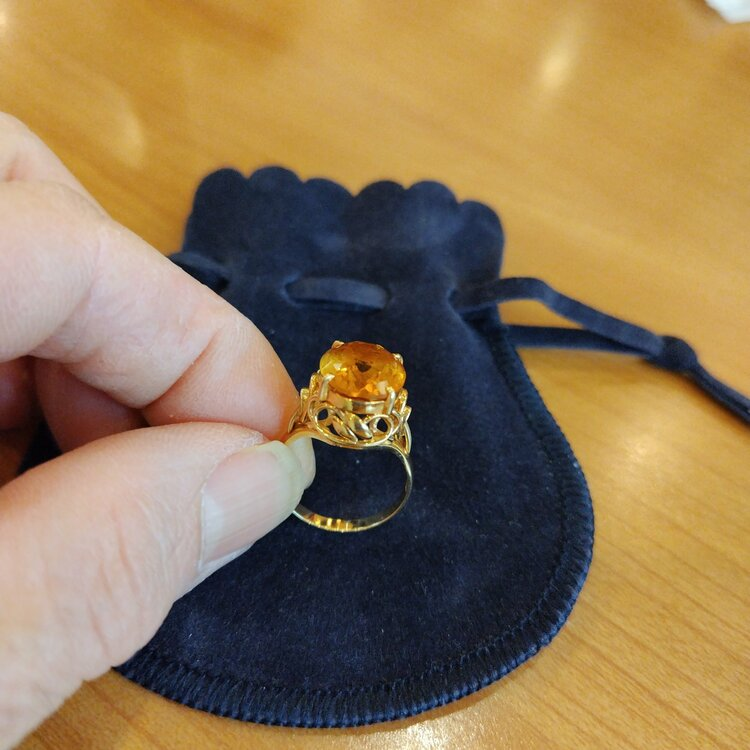 トパーズのK18イエローゴールドのリング