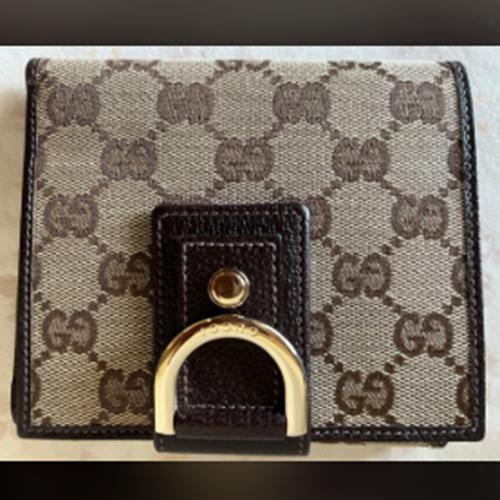GUCCI二つ折財布
