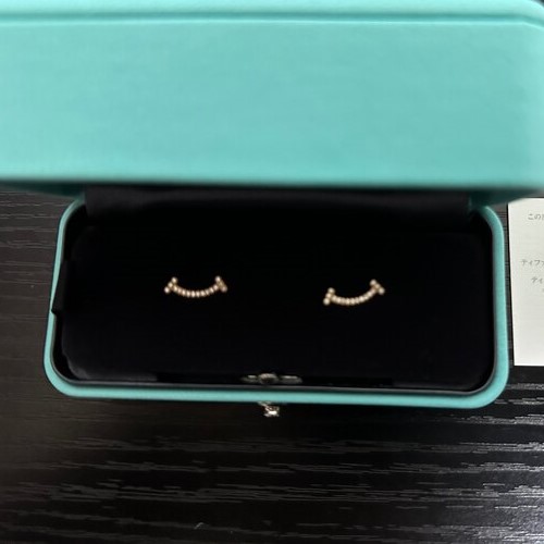 ティファニーTスマイルピアス