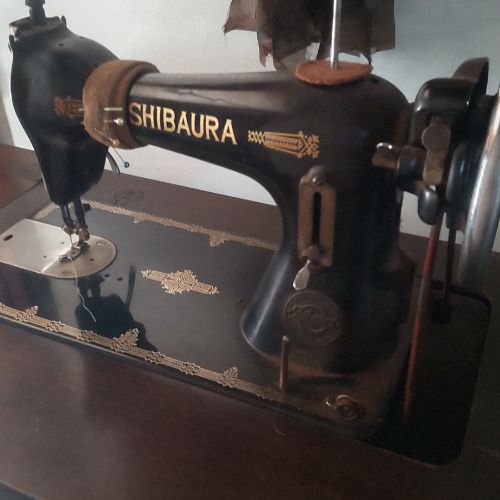 シバウラ製ミシン