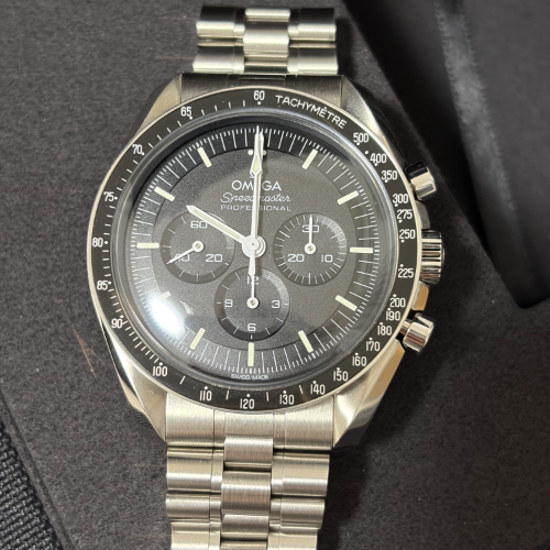 オメガ スピードマスター 680,000円