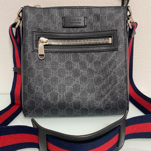 GUCCI GG Supreme Canvas Messenger bag ”B
