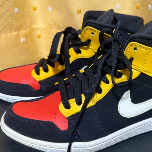 NIKE AIRJORDAN 1 MID SE