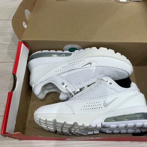 NIKE ウィメンズエアマックスパルススニーカー