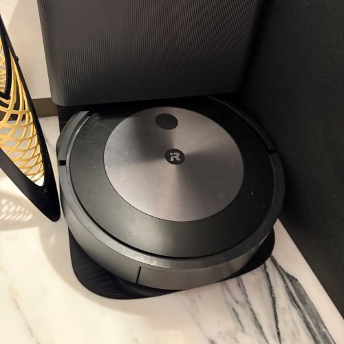 Roomba J7+