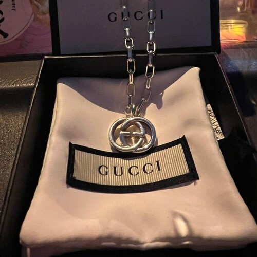 グッチ ネックレス GUCCI シルバー GGロゴモチーフ ペンダント 男女兼用