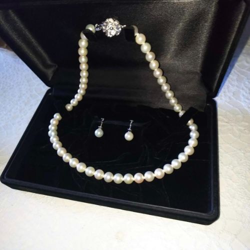 アコヤ真珠ネックレスとイヤリングのセット