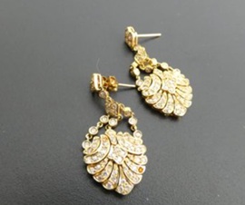 ダイヤモンドピアス・k18金・ダイヤモンドメレ落ち