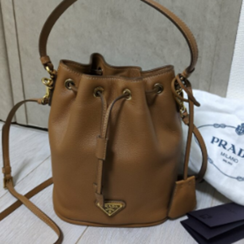 PRADA プラダ Re-Edition 1978 バケットバッグ レザー