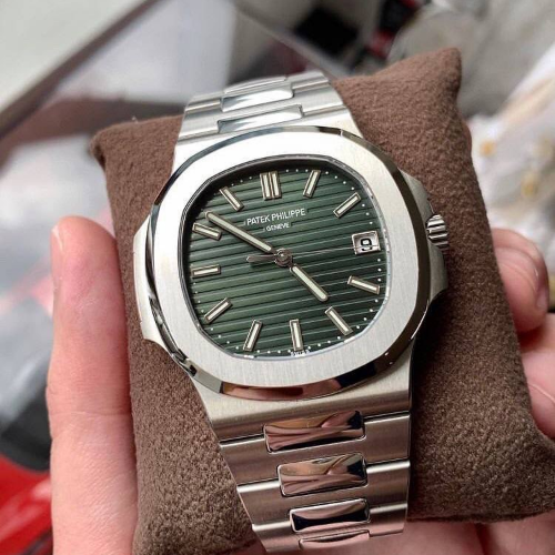 パテックフィリップ ノーチラス 30,000,000円