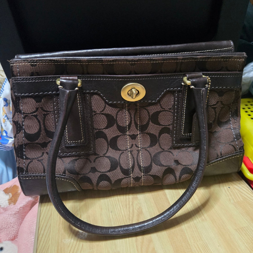 コーチ