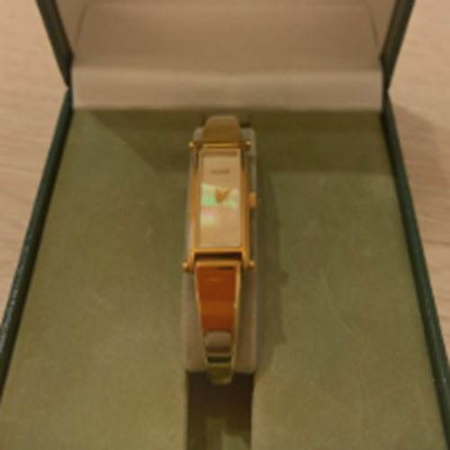 グッチバングルウォッチ