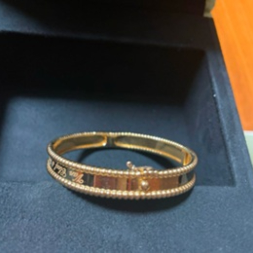 ヴァンクリーフアンドアーペル　ペルレバングルの画像