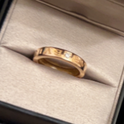 ブルガリ　ピンクゴールドリング　ワンポイントダイヤ