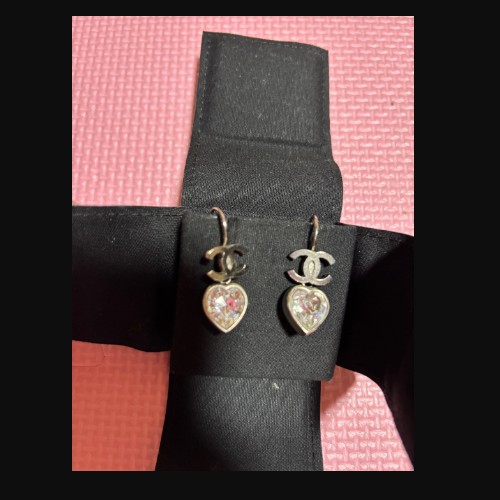 シャネルピアス