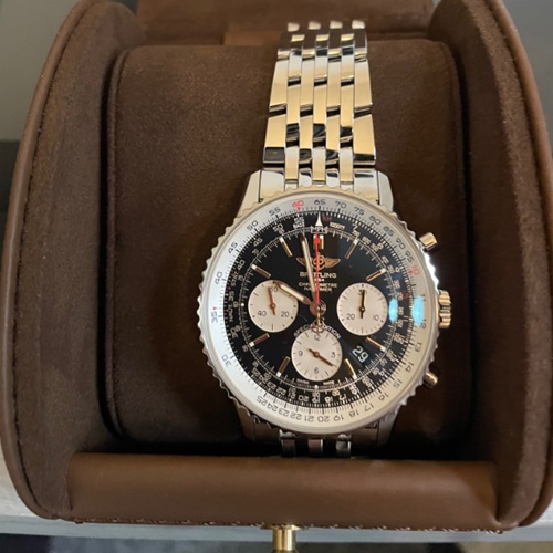 ナビタイマー B01 43JPSP/BKA