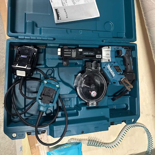 マキタ充電式ｵｰﾄﾊﾞｯｸｽｸﾘｭｰﾄﾞﾗｲﾊﾞｰ　FR451D