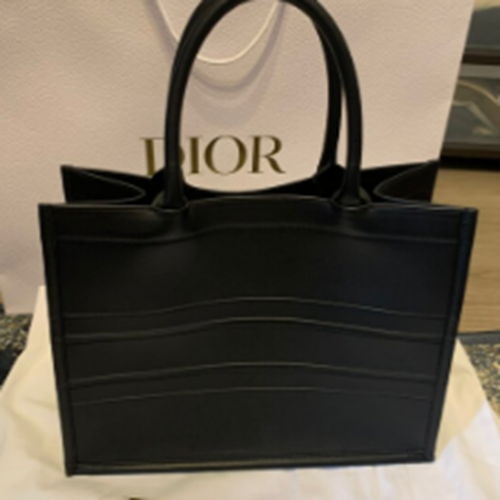 Dior Book Tote バッグ ミディアム カーフスキン (36 x 2