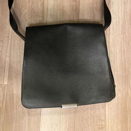 ルイ・ヴィトン ヴィクトール M30142 タイガ　アルドワーズ