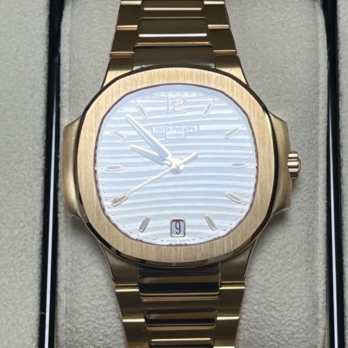 パテックフィリップ ノーチラス 7118／１Ｒ-00