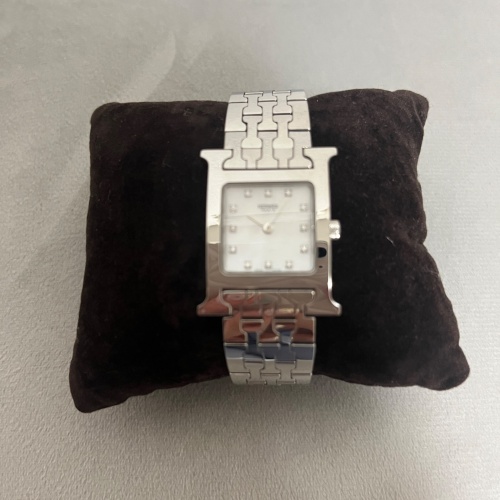 エルメス HERMES Hウォッチ ホワイトシェル HH1.210 ホワイト S