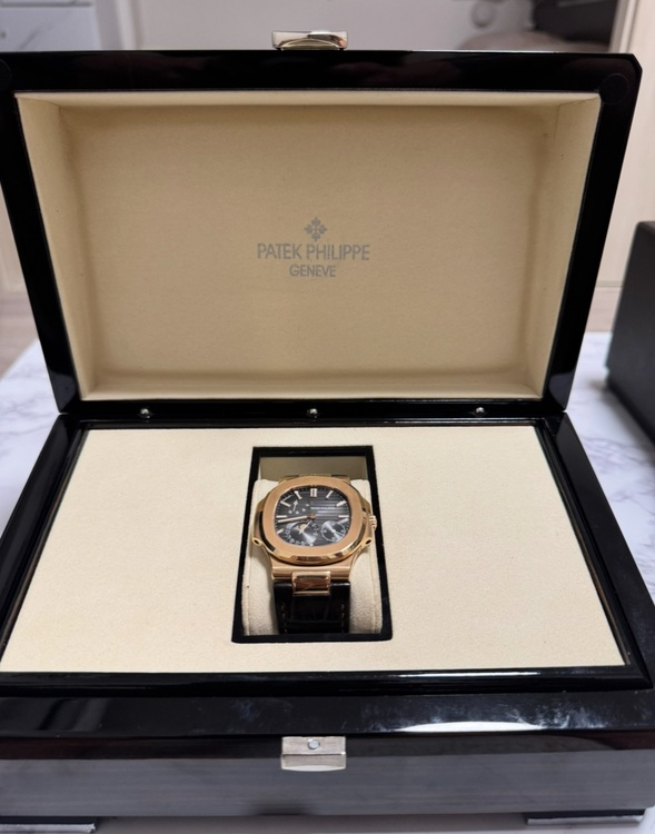 パテックフィリップ ノーチラス パ Ref. 5712R