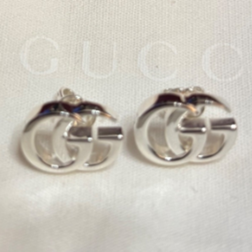 GUCCIダブルGスタッズピアス