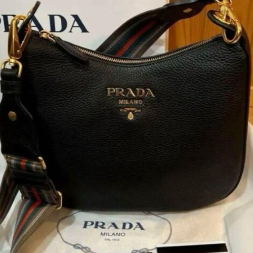 プラダ　1BC166 VITELLO PHENIX