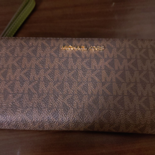 マイケルコース 長財布