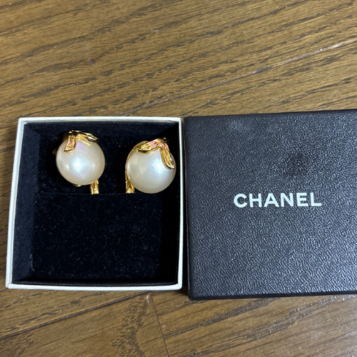 シャネルピアス