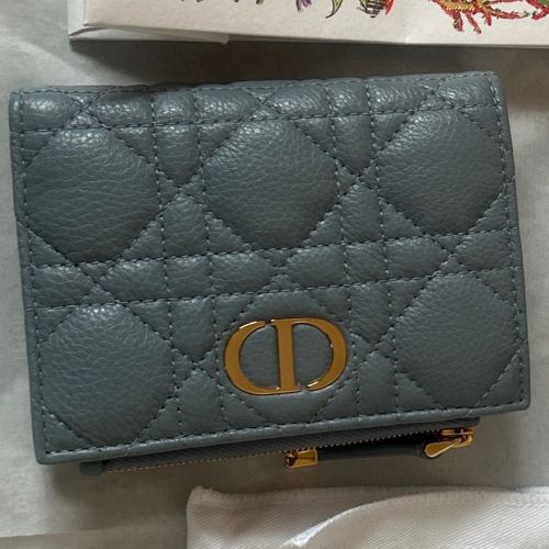 ディオール 二つ折り財布