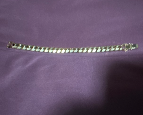 金のブレスレット